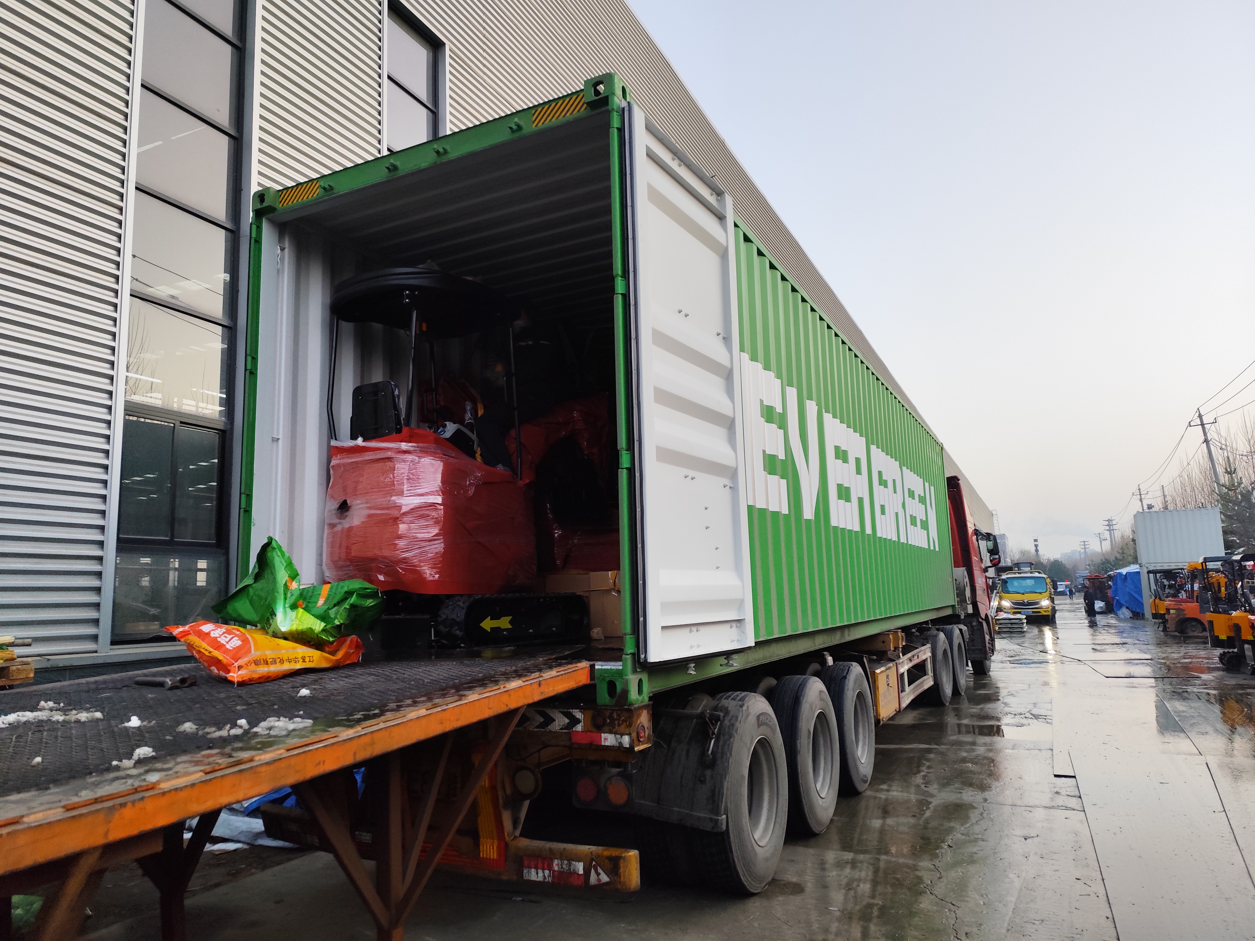 Fransız müşteri mini ekskavatör üretimi tamamlandı ve sevk edildi